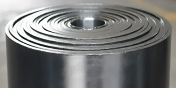 Hule Nitrilo – Rollos y Placas NBR para empaques y juntas Hule Nitrilo en rollos y placas NBR, resistente a aceites y uso industrial